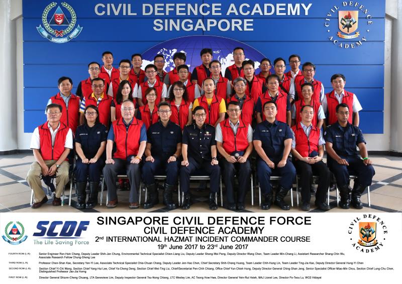參訓學員於新加坡民防學院開訓合影
