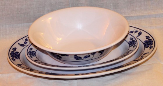外食族群對美耐皿餐具應該不陌生，在餐廳與夜市都十分常見。圖／Dwight Burdette @wikimedia BY CC3.0
