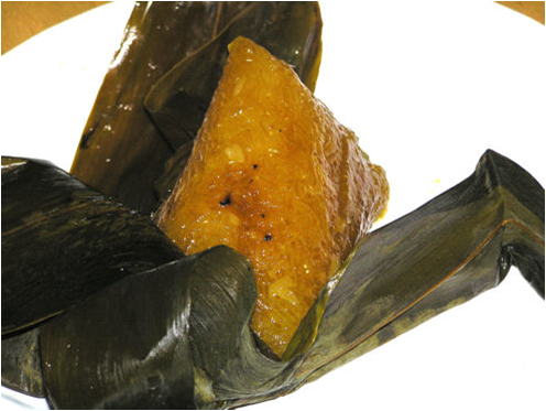 鹼粽是節慶期間美味的食物，卻曾被驗出含硼砂、硼酸殘留。圖／Benjwong@wikimedia, CC0 Public Domain