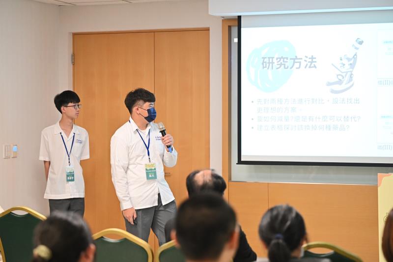 技術型高中組銅牌-鐵定要減毒成果分享，共2張