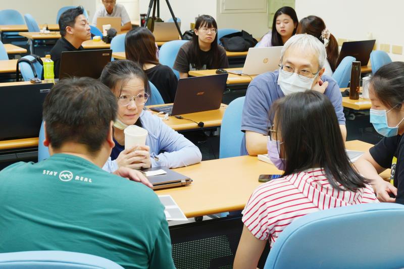 學員實務議題討論情形