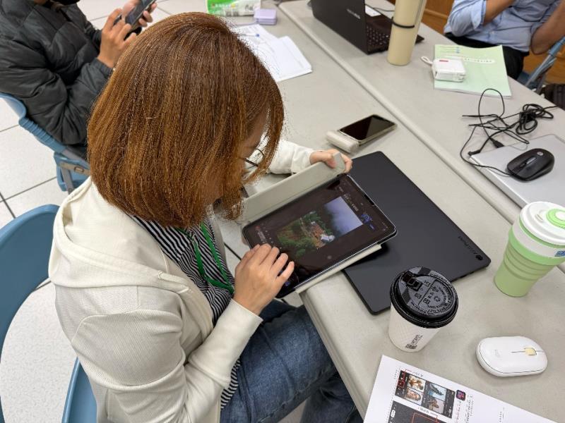 學員進行影片剪輯(一)