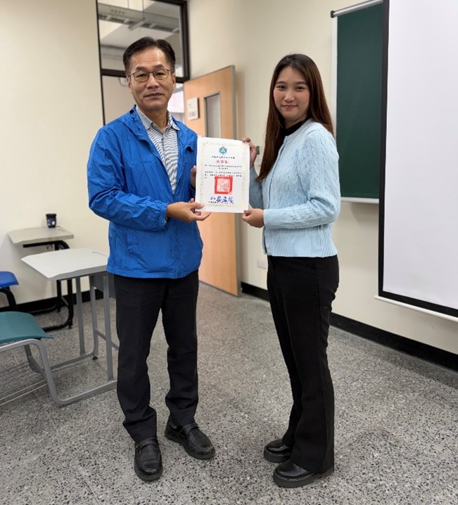 署長頒發感謝狀予課程講師(一)