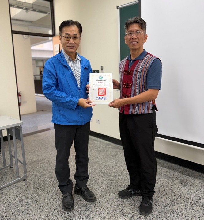 署長頒發感謝狀予課程講師(二)