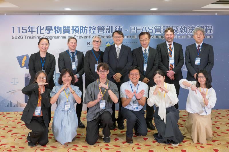 閉幕典禮學員小組與講師合影