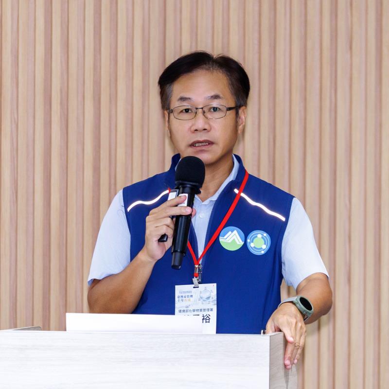 記者會環境部化學署蔡孟裕署長報告十年有成