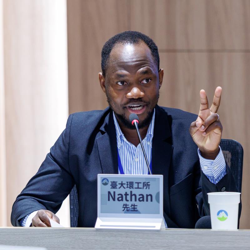 記者會臺大環工所 Nathan Thadeo Yoashi內森先生分享